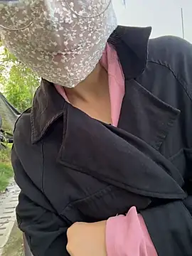 Richuan - 茶园人多，挑战上身裸体。主播不敢出声