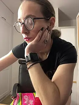 MartiniiSelenna - Ass Jiggle