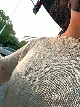 Maomao116 - 超级敏感，易喷体质，能一直喷水🐳，手指带套抽插2分钟