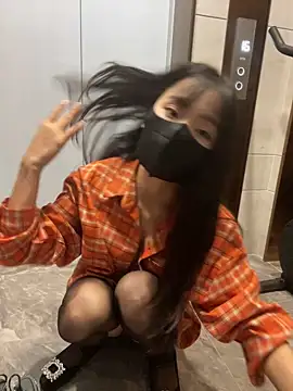 Xiao-Lin - 电梯口刺激裸上身踩车1分钟