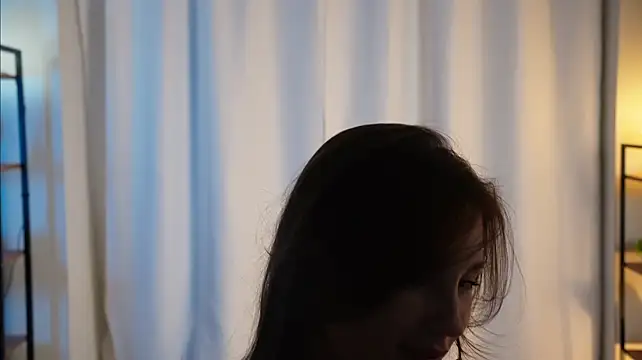 SelinaNesa - squeeze tits close to cam