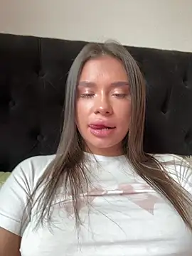 BeautyBella_ - squeeze boobs