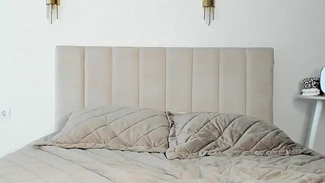 Blonde_me - rub pussy