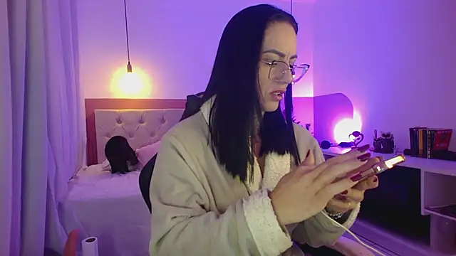Anny_Fetish - The reason you're horny every morning.🫦