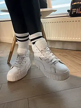 FeetVibe - 💅Toe Wiggle Show