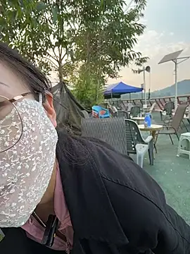 Richuan - 茶园人多，挑战上身裸体。主播不敢出声