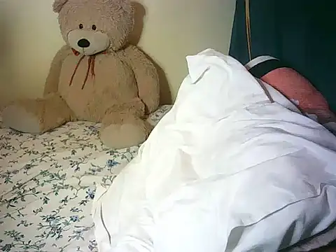Dollyluvv - twerk with no panties