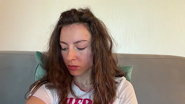 IraidaArvayo - massage my booty <3