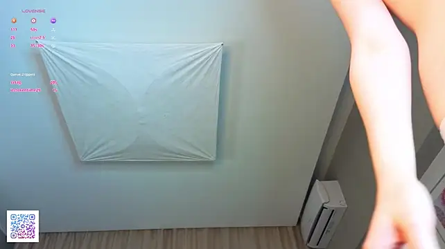 SunnySikarskie - Take off the straps of my bra 😍