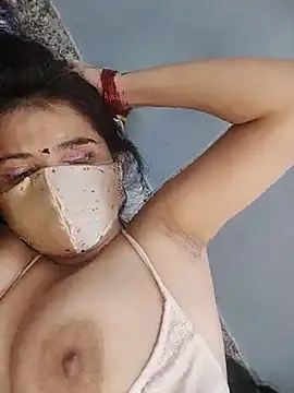 Pari8822 - Boobs suck