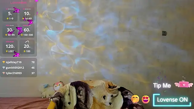 AngelaMoorre - tits close to cam