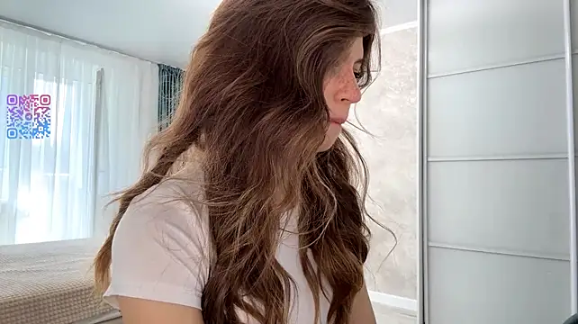 ChaeHerin - Sensual massage tits under t-shirt :3