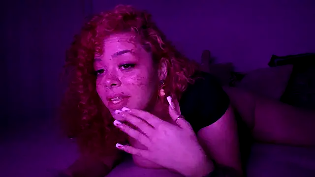 Missamaraa - take off top
