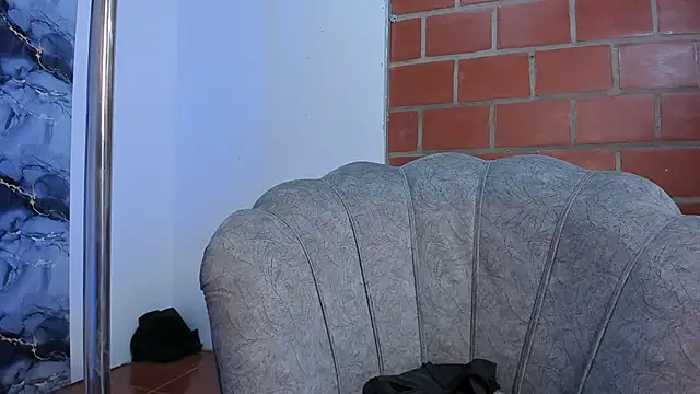Eliannamoon - rub ass in pole