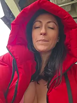 Risky_woman - FRONT NEIGHBOURS. NAKED CUM WIN SNAPCT