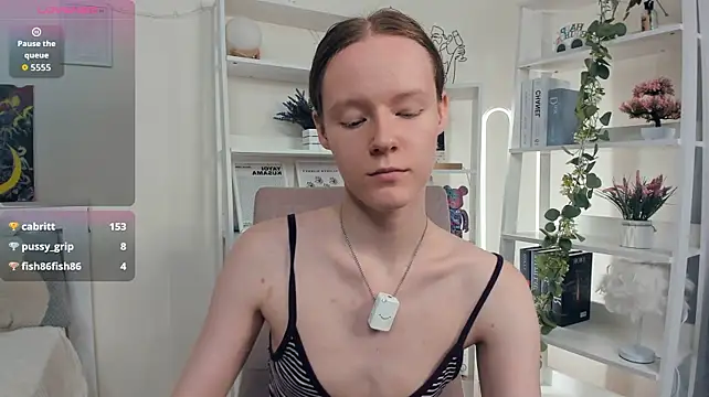 ZaraBluitt - tease with panties <3