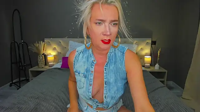 Karlen-Griessis - Licking nipples and spitting on tits