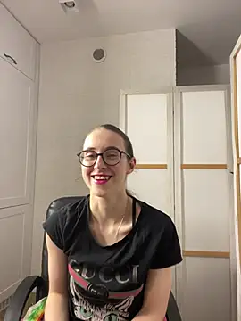 MartiniiSelenna - Spank my big booty