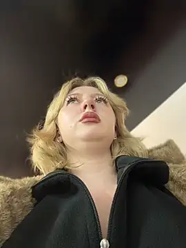 RonnieKiss - Completely naked