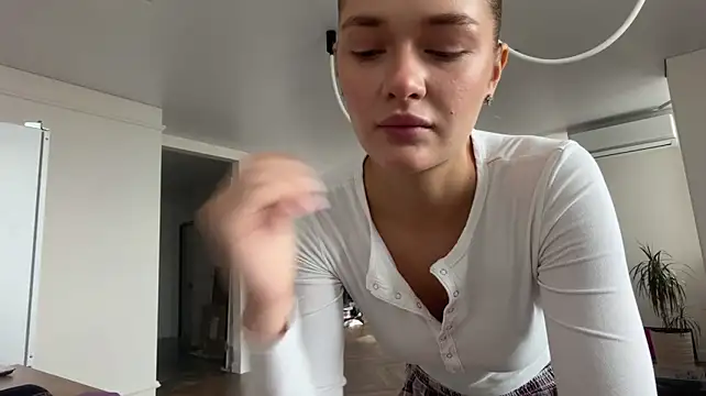 SoftMandolin - Lower my cam and show you my sexy legs