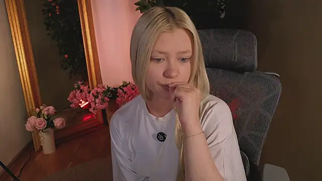 ItsJustGia - tease my ass