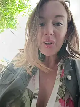 TopsyWilde - Flash pussy