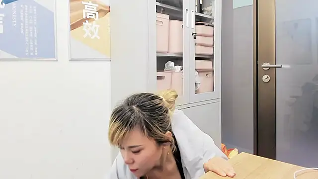 KKMM168 - 今天电话比较多，完成目标上裸打电话