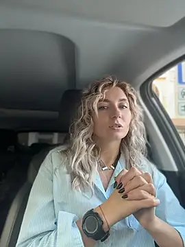 Crazy-Rosa - Hi guys 💋play with my pussy public 💋