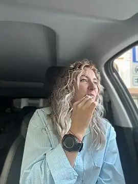 Crazy-Rosa - Hi guys 💋play with my pussy public 💋