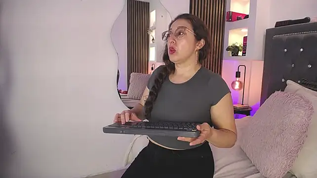 AnnadirtyXo - CUM ON MI TITS NOW