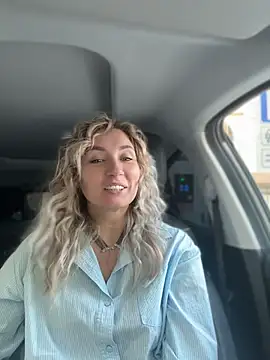 Crazy-Rosa - Hi guys 💋play with my pussy public 💋