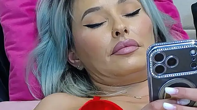 IssaSmith - Multiple Squirt !!!!