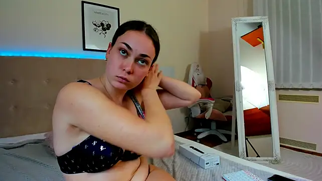 MelanieCuty - striptease