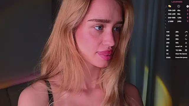 AliviaWithLove - Tease you with my boobs <3