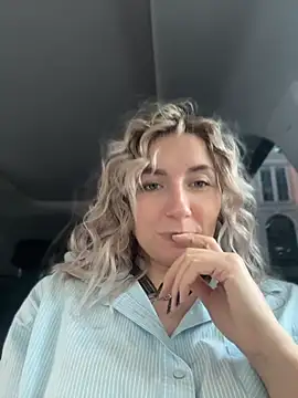 Crazy-Rosa - Hi guys 💋play with my pussy public 💋