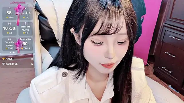 Xinrui2008 - 蕊蕊来姨妈了 哥哥轻点💕
