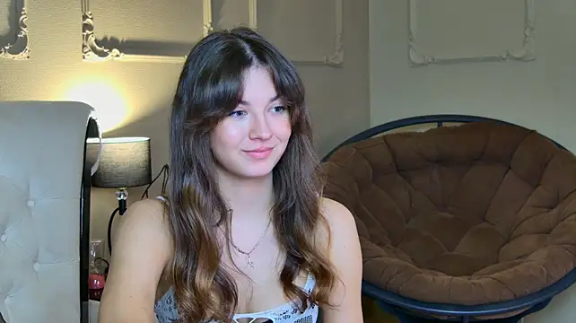 KatyNuar - I take off my skirt