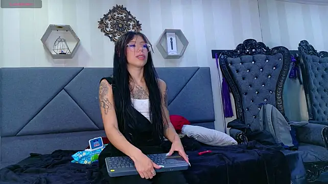 MilaDeRoux - anal play with toy x5 min
