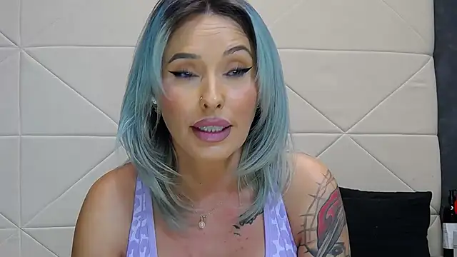 IssaSmith - Multiple Squirt !!!!