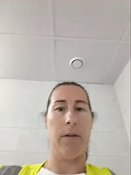 Bichota85 - Escupir tetas+ 2 videos LT