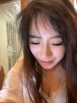 CiCi9 - 🦌园长餐厅裸下半身