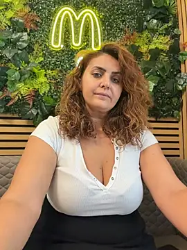 AnneKane - Risky seated slap on ass 🔥 LT=🎁