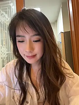 CiCi9 - 🦌园长餐厅裸下半身