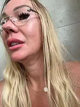Michele_nolimi - play with toes