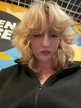 RonnieKiss - Completely naked