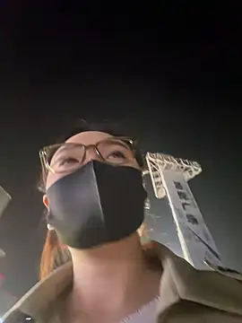 YaYa-168 - 新号开播，收藏到五万，公开私秀。。。