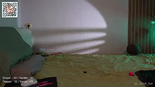 MrsTenderBeast - Make Alice’s Pussy Wetter