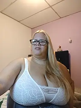 EllisW8 - Help me to cum guys =)