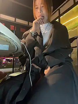 Luck6688 - 挑战露天火锅店❤️戴乳夹裸上半身