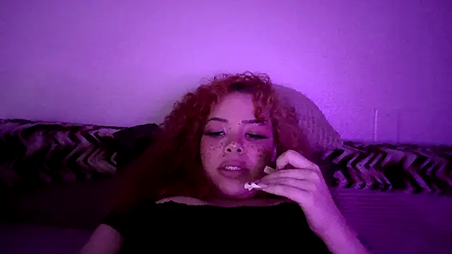 Missamaraa - take off top